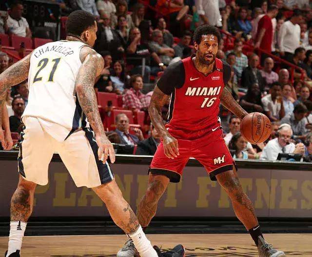 删光与热火有关的照片，他还获巨星点赞，火箭要组三詹姆斯组合?