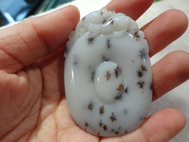 看凯里罗甸玉石博物馆玉石的差别