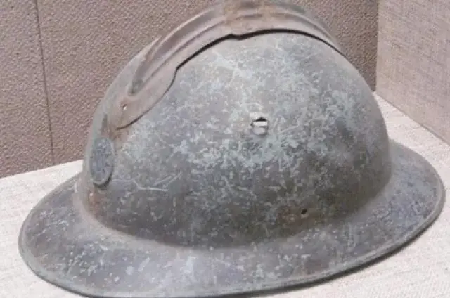 二战时,士兵钢盔很容易被枪打穿,为何各国还要大批装备部队呢
