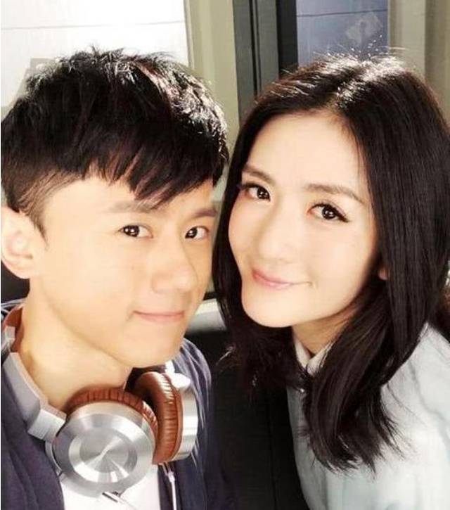 谢娜双胞胎正面曝光超可爱,网友却在评论区揭开真相