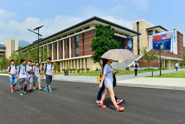 温州肯恩大学校园一角 资料图片