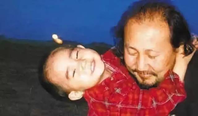 腾格尔抖音神曲《可能否》:一样的南墙,不一样