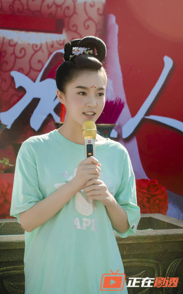 古装职场剧《大周小冰人》开机,男主撞脸鹿晗竟回古代