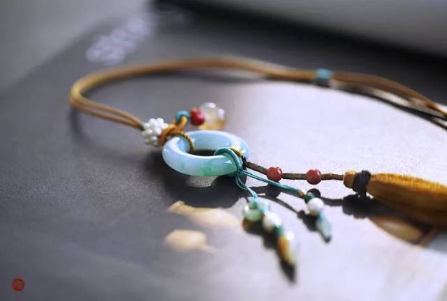 制作繁复,配色古朴的平安扣流苏车挂\/包挂