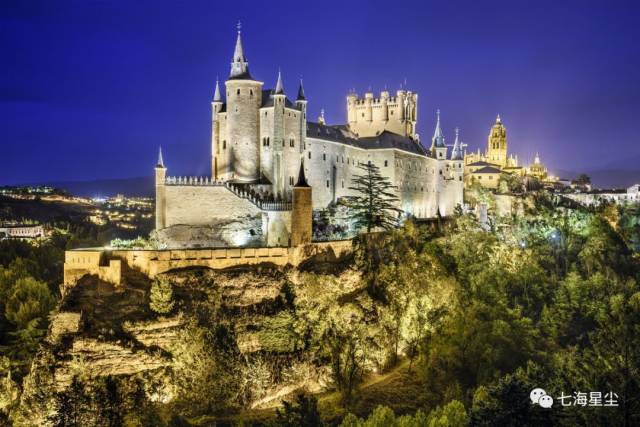 童话里都是骗人的,唯有城堡和爱情不是