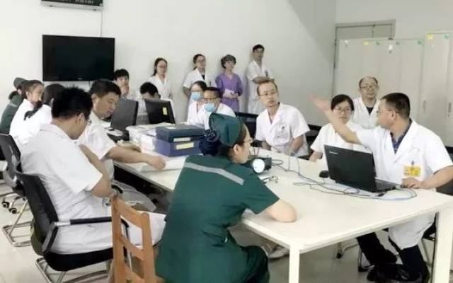 曝光中心医院近期的“中心事件”