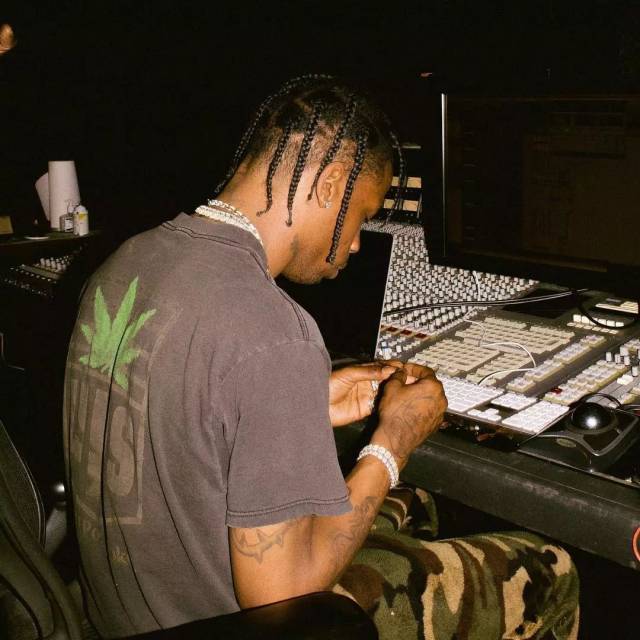 潮流| travis scott:一个无家可归的rapper,如今家庭事业双丰收