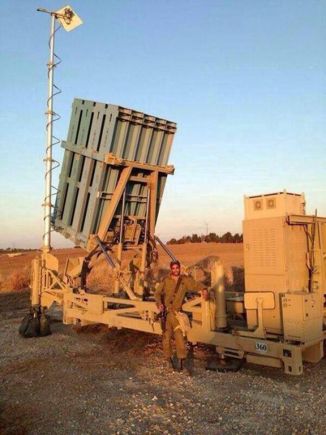 在成功研制了"箭"式防空系统之后,以色列开始了"铁穹"系统的研制.