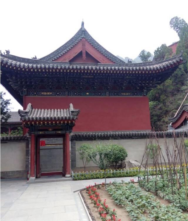 代县峨口南行5公里有座寺庙,景色独特,难得一见,你去过吗?