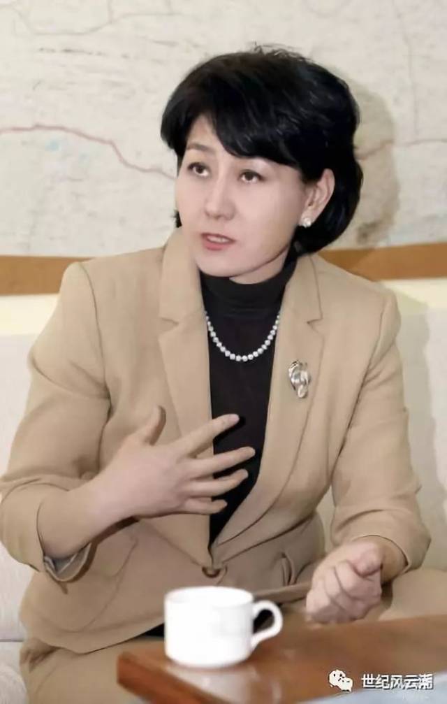 托夫中将的女儿,也就是后来的蒙古第一夫人安娜斯塔西娅·费拉托娃