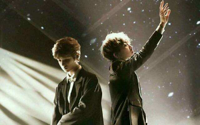 偶遇皇权富贵，在北京骑单车!justin黄明昊和范丞丞傻乎乎很可爱