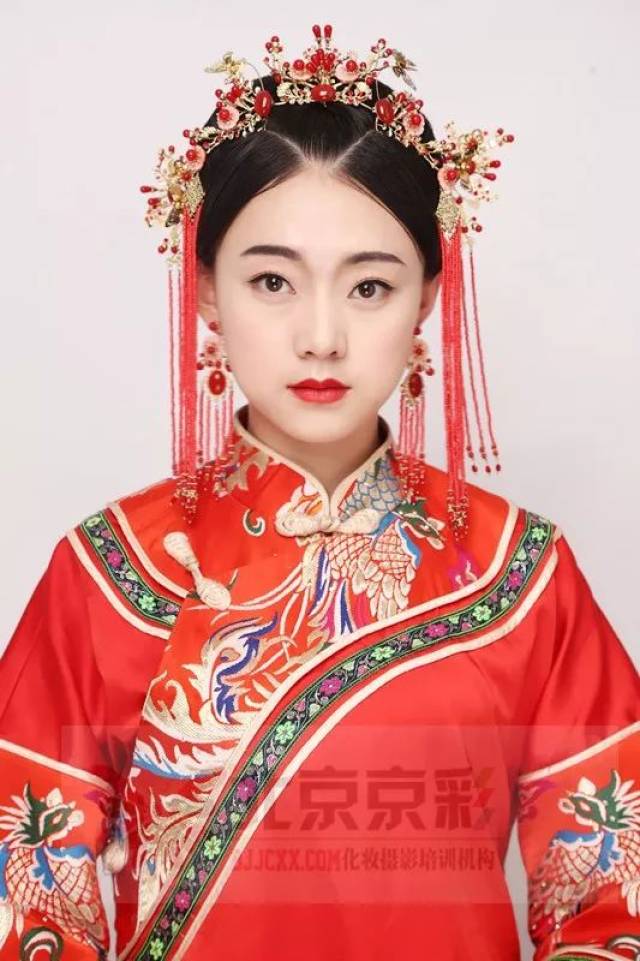 【新娘造型】经典秀禾新娘盘发教程分享第二波