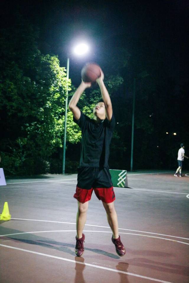 篮球场上的投篮少年——一部短剧的诞生与成长