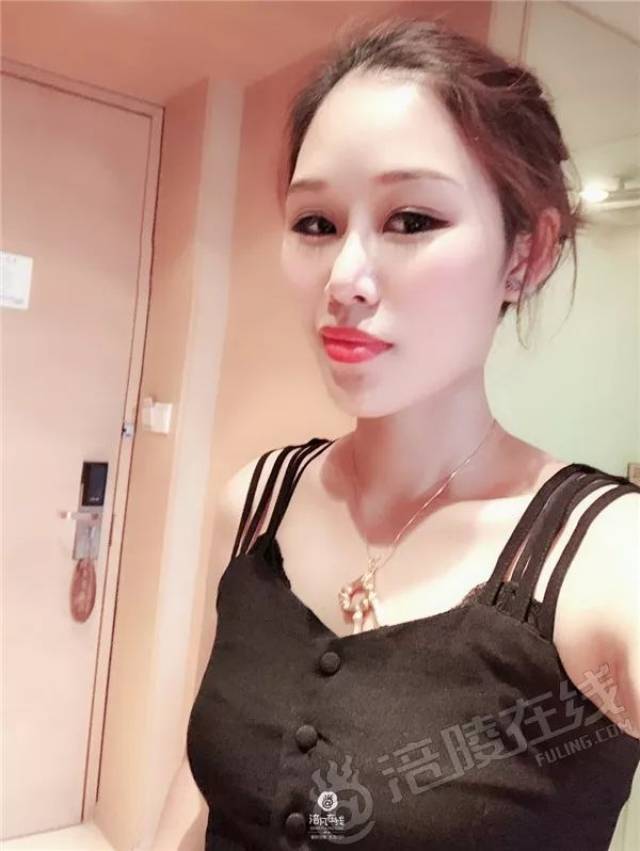 2 网名:小妮妹 抬头仰望45度角的眼睛, 还是直勾勾盯着你的眼睛, 哪个