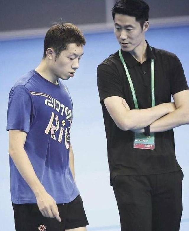 国乒的英雄!奥运十年王皓马琳刘国梁晒照:十年之后我心依旧!