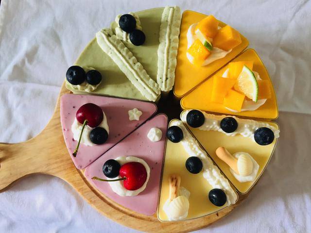 不用烤箱,在家就能做出精美的拼盘慕斯蛋糕(一)