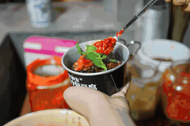江南第一大邪恶美食 | 文和友老长沙大香肠,臭豆腐来西乡啦!