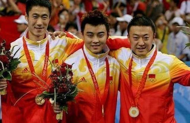 国乒的英雄!奥运十年王皓马琳刘国梁晒照:十年之后我心依旧!