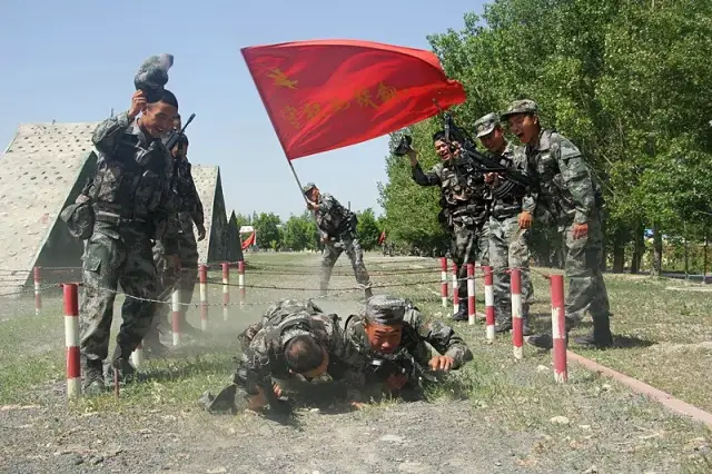 鲜血直流战斗力依然爆表,拼搏,努力,奋斗,这是中国军人的担当!
