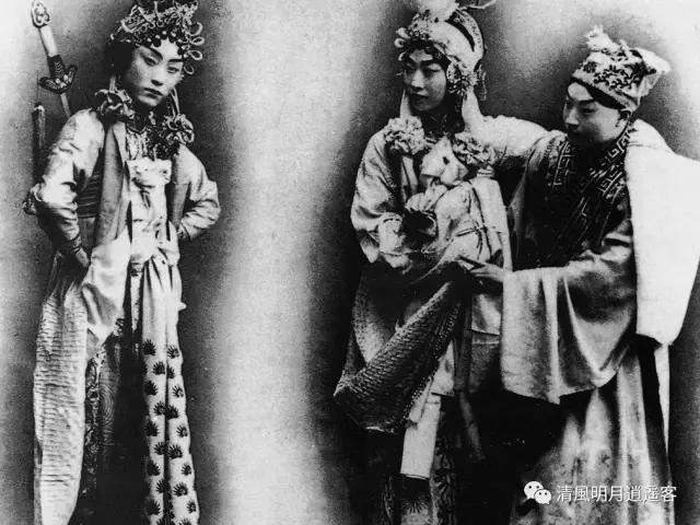 梅兰芳(中)饰演白蛇,程砚秋饰演许仙,尚小云饰演青蛇.