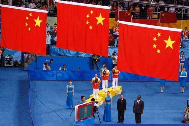 北京奥运会十周年了,那个三面五星红旗同时飘扬的夏天