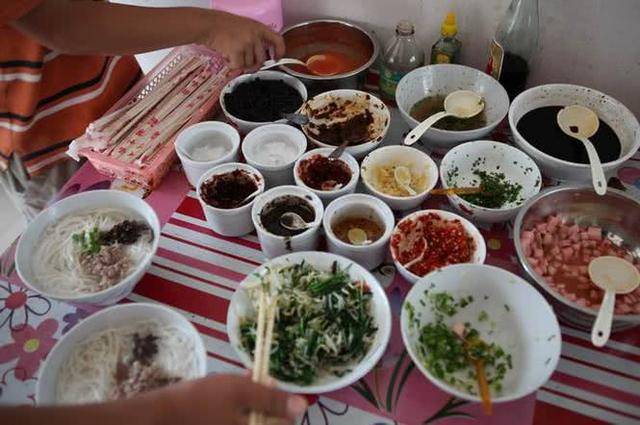 米干,吃一次就忘不了的普洱特色美食