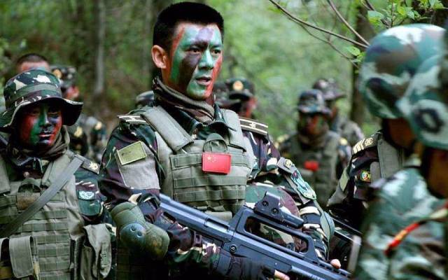 中国防弹衣战场救命,北约士兵挨12枪没事:这要抢购了