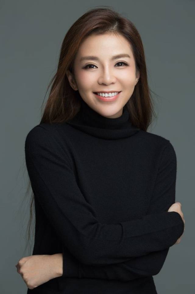 朱迅:我曾遍体鳞伤,但伤口长出的却是翅膀——新书《阿迅》分享会