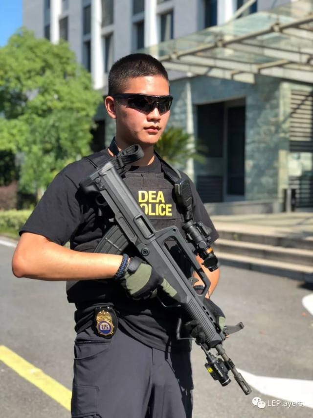 [le玩家]dea玩家走进湖州市特警支队飞鹰突击队