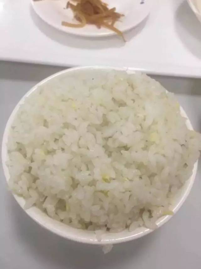 一个鸡蛋炒100碗饭