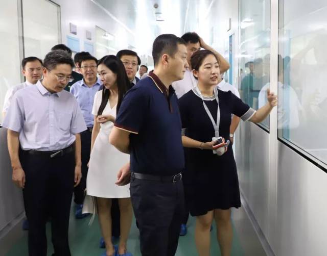 烟台团市委副书记张金富,莱阳市政府副市长于宏伟出席会议