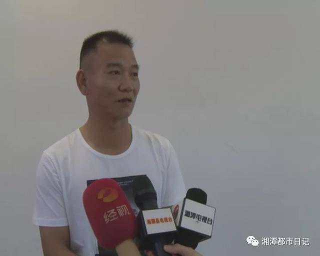 受害人 同样受骗的还有当地三名村干部,由于他的头像和马镇长微信的