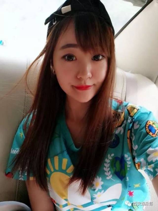 西安女娃的颜值都这么能打吗?空姐 主播全都有 抬头眉眼都是风景