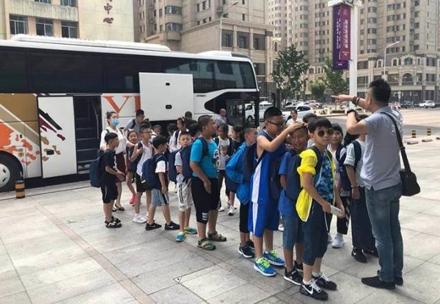 瓦房店-大连-北京二中联动,先由艺源v高中arlene校高中授关于礼仪,素三地长亲昆图片