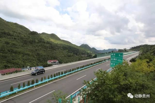 织普高速公路为赤水至望谟高速公路织金至普定段,是贵州省"678"高速