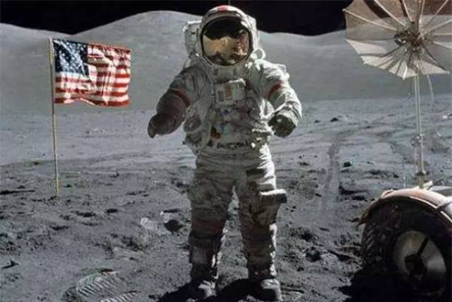 人类第一次登月