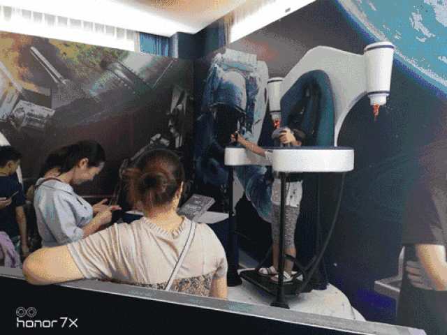 丰富多样的游戏剧情,给你创造无限可能 vr(virtual reality) 翻译来就