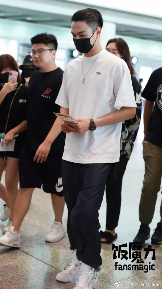 国内男星一周上脚 sneaker 精选
