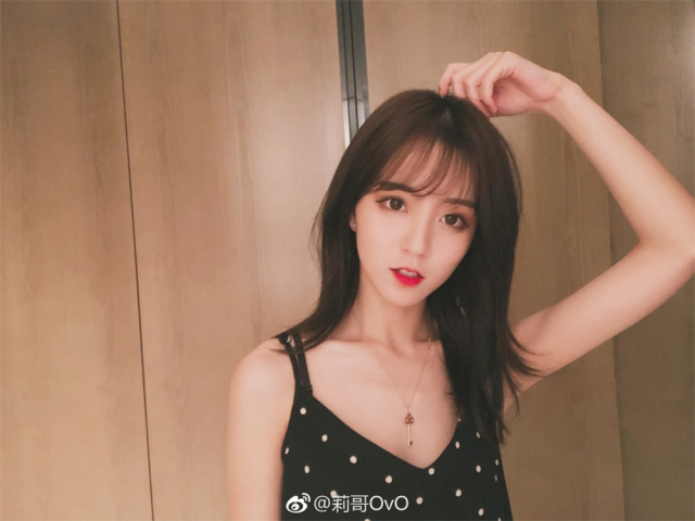 莉哥微博粉丝惨淡,抖音粉丝破4000万,竟语出惊