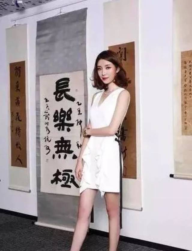 老总骗美女_骗吻狂魔亲吻美女