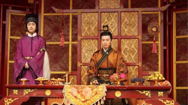 北齐的文宣帝被活活渴死,古代历史上嗜酒的皇帝不在少数,高洋就是其中