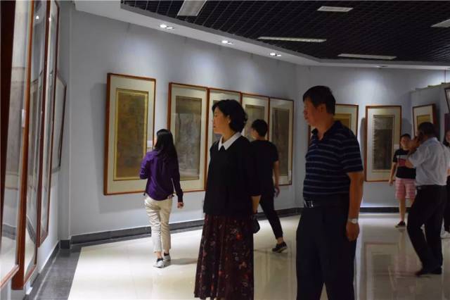 国家博物馆策展布展团队来到衡水中国书画