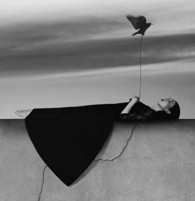 匈牙利摄影师noell s. oszvald 惊艳的黑白概念摄影作品