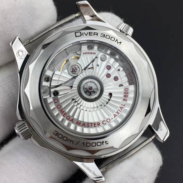 欧米茄海马系列300m新款腕表鉴赏!
