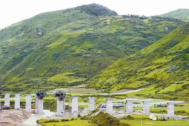 成兰铁路成都至川主寺(黄胜关)段站房启动建设