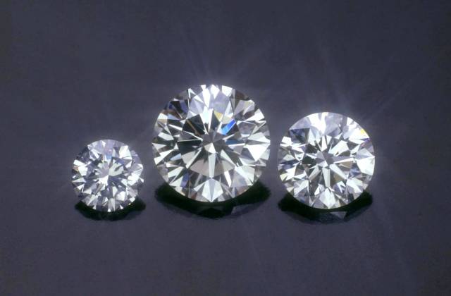 如何分辨真假钻石