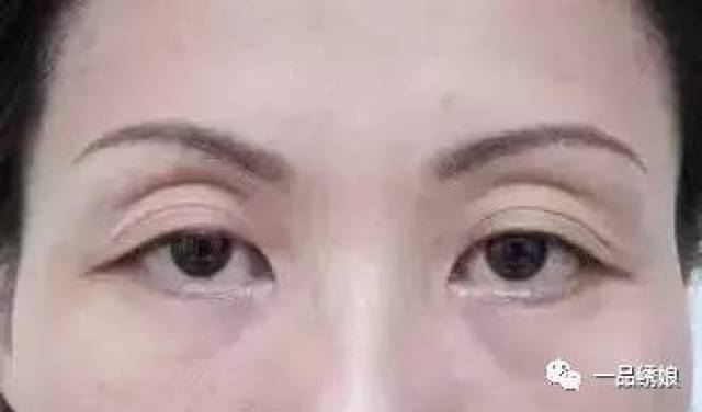 而且很多人都会和二姐说,自己那是属于眼神比较深