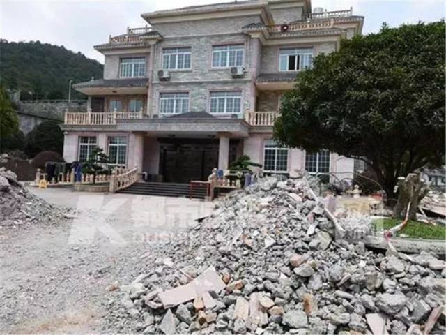 浙江这3栋价值亿元别墅被强拆!其中一幢是"东方名剪"的老板