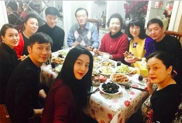 一会被分手一会被结婚,李晨发声澄清和范冰冰