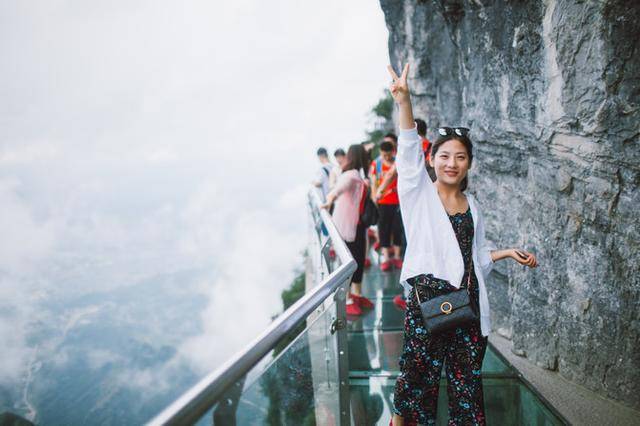 张家界自由行感受不一样的山水天堂